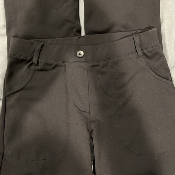 Yogi pace XS black yoga pants 2 pockets in front 2 on back with mock button - Picture 7 of 12